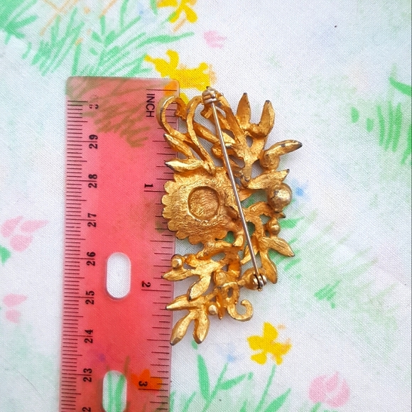 🌙Vintage Gold and Amethyst Floral Brooch - Picture 6 of 10